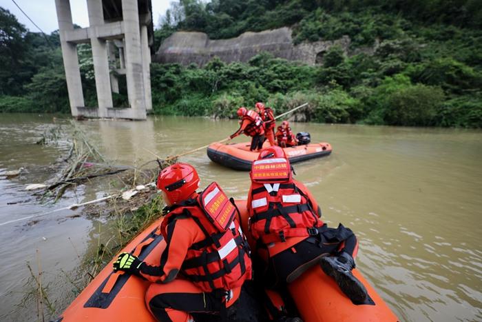 福建组织力量继续寻找因防汛抗灾落水失联人员