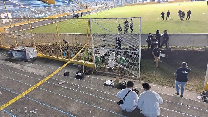 萨尔瓦多一体育场发生踩踏事故