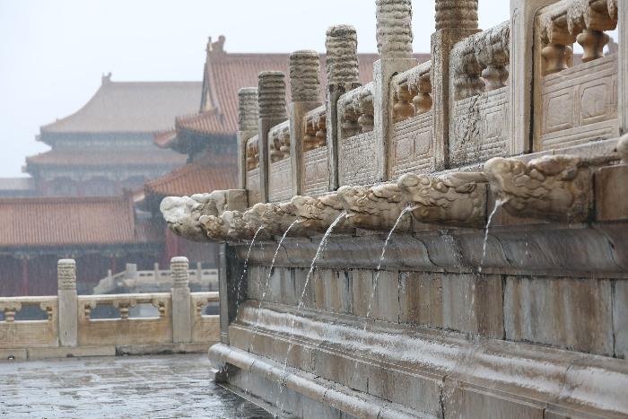 北京故宫现“九龙吐水”景观