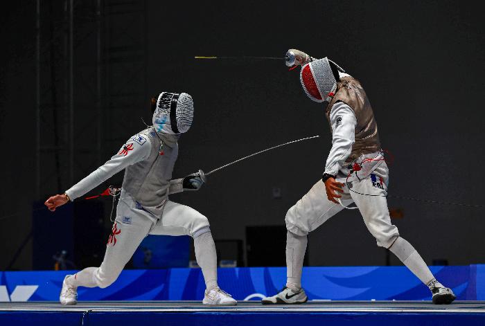 中国香港选手夺得击剑项目男子花剑个人金牌