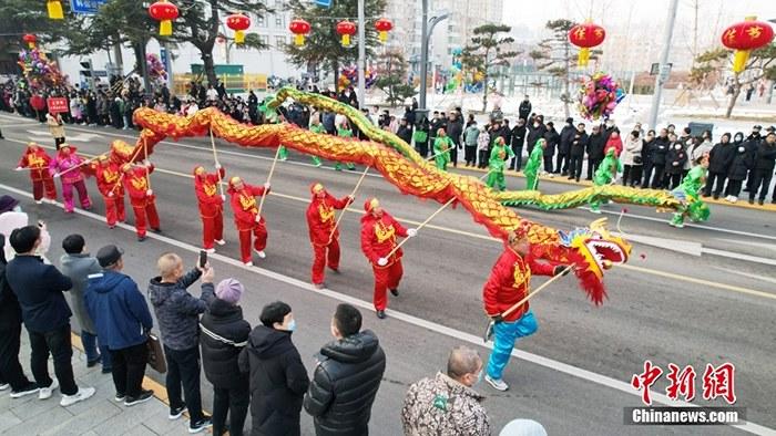 河北石家庄“千年古县”上演“民俗大联欢”