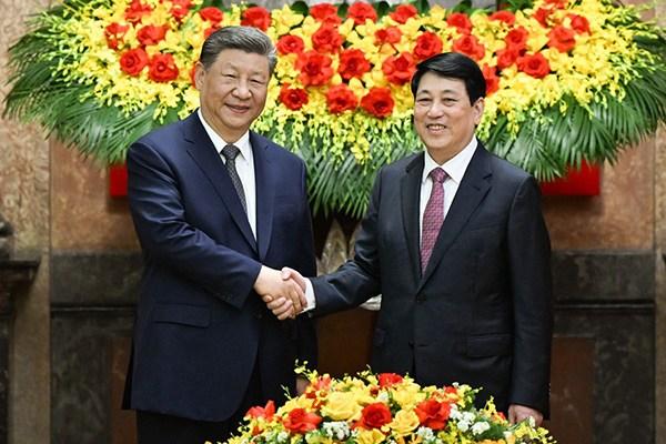 习近平会见越南国家主席梁强