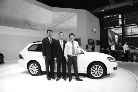 13�����ǳ�����ǳ����ڴ���չ̨���ܹ�ע