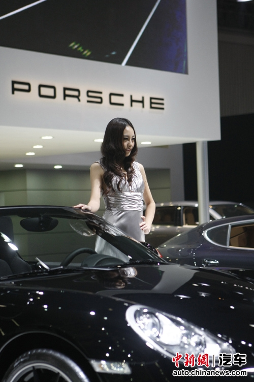 �ɶ���չ��ʱ��չ̨�߹���ų�ģ