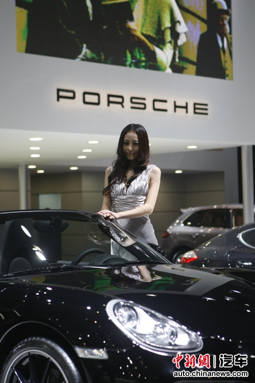 �ɶ���չ��ʱ��չ̨�߹���ų�ģ��2��