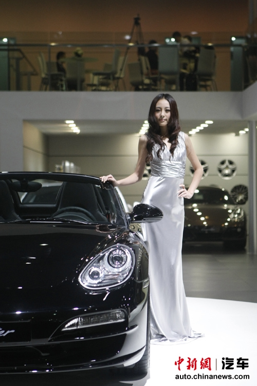 �ɶ���չ��ʱ��չ̨�߹���ų�ģ��5��