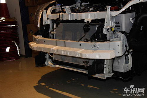 逸致VS佳乐家用MPV安全大比拼