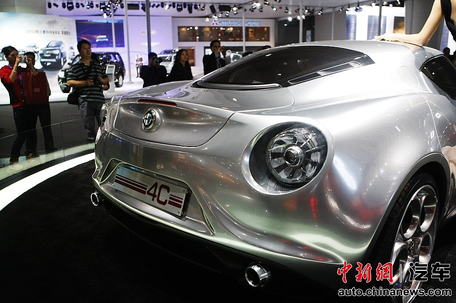 动感简洁 阿尔法罗密欧4C概念车登陆广州车展