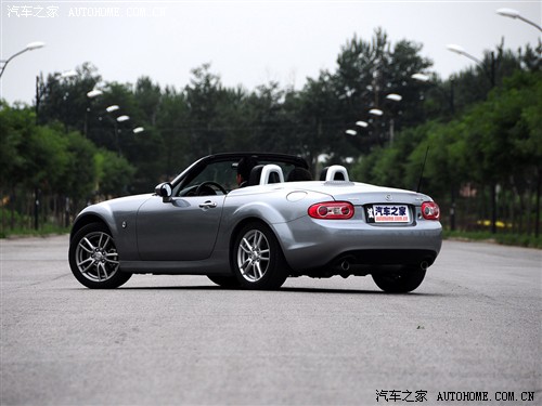 紧盯入门级市场马自达mx2跑车抢先预览5