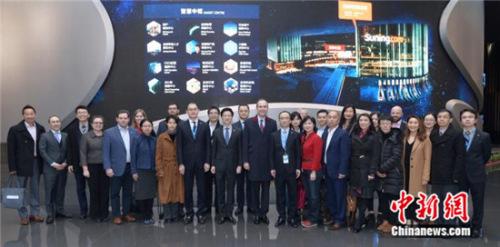 ����פ�������º�˹��ķ��������Ѱ���������