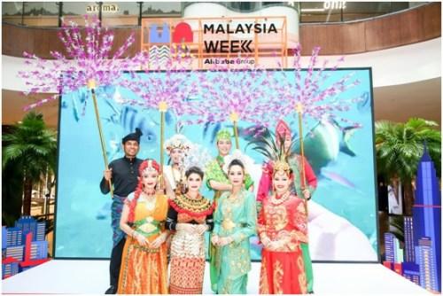 �������������Ǹ��������������ǰ��������±����й�