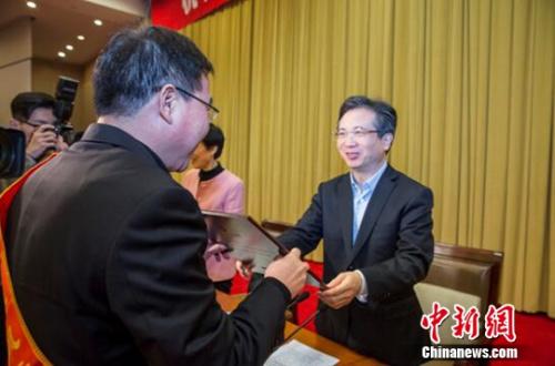 娃哈哈春风助学为三万寒门学子安上梦想的翅膀