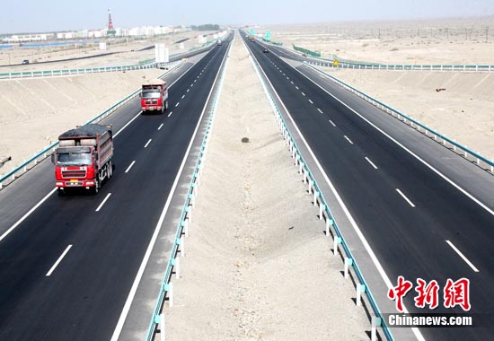 �½�����ա����⳵���ٹ�·��ǰ���꽨��ͨ��
