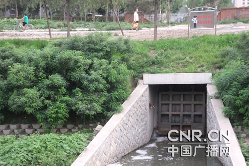 京一观赏河道常年污染屡治无效居民夜不能眠