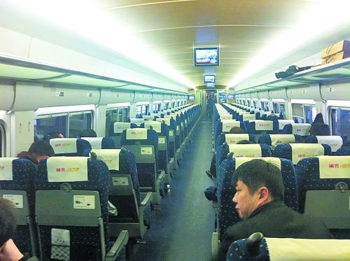 春运头两天部分高铁上座率不足3成网友:没气氛