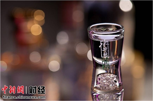 һ��Χ�ۣ�������һ��ˮս����άC����Ƭ�ڸ������2��