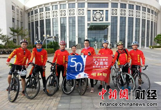 万里单车游丝路法国选手抵西安海航200员工为爱骑行