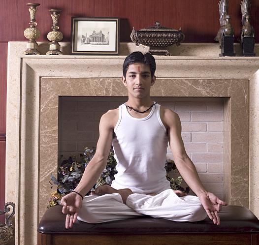 流行的男士10式健身瑜伽