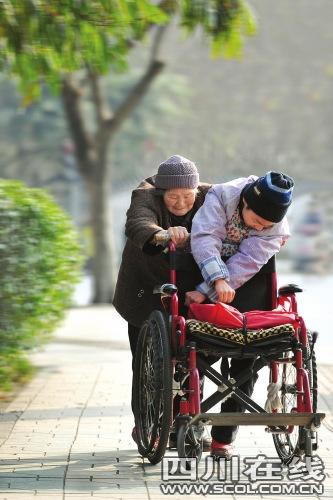 8Ѯ̫������̱����Ů��ϰ����10��(��ͼ)