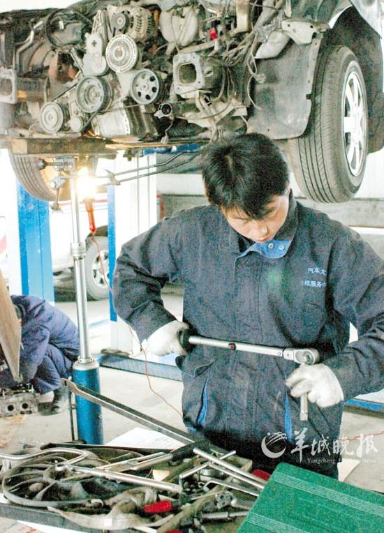 节后修车排队忙高峰将持续1至2周左右