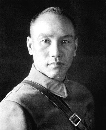 蒋介石情史解密年轻时情欲放荡追女子大胆