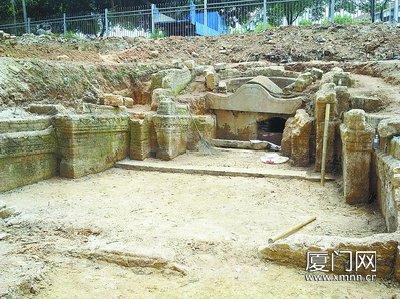 福建一学院挖出明朝古墓实为村民整修祖先坟墓
