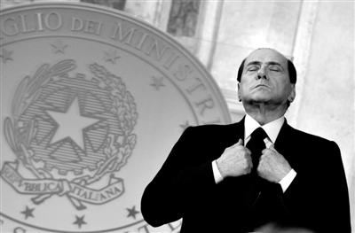 2011年4月,意大利前总理贝卢斯科尼在意大利罗马参加新闻发布会。新华社发