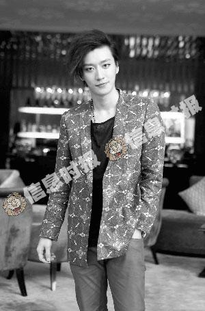 乔任梁拍戏赚钱来养音乐爱好不愿当国民校草