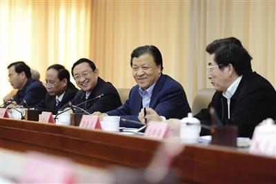12月10日,中共中央政治局常委、中央书记处书记刘云山到北京市调研并主持召开座谈会。 新华社发