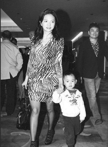 原央视主持人文清老公曝光男方家里六代行医图