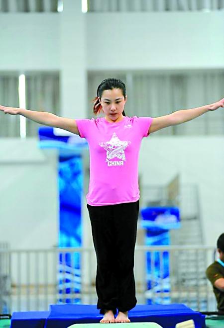 明星跳水频出状况黄征满嘴血李彩桦被吓哭