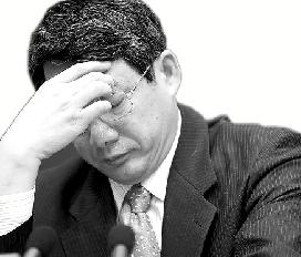遭举报后 边给纪委写材料 边突击批了50多个项目
