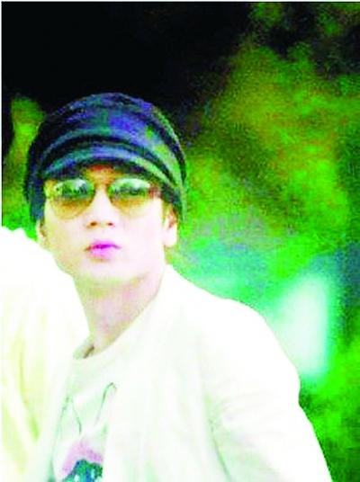 京城四少王烁开豪车打女记者两次电话致歉