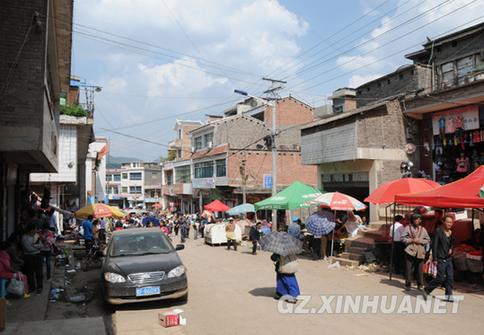 贵州省赫章县可乐乡可乐村发生冲突的街道.新华社记者 李放 摄