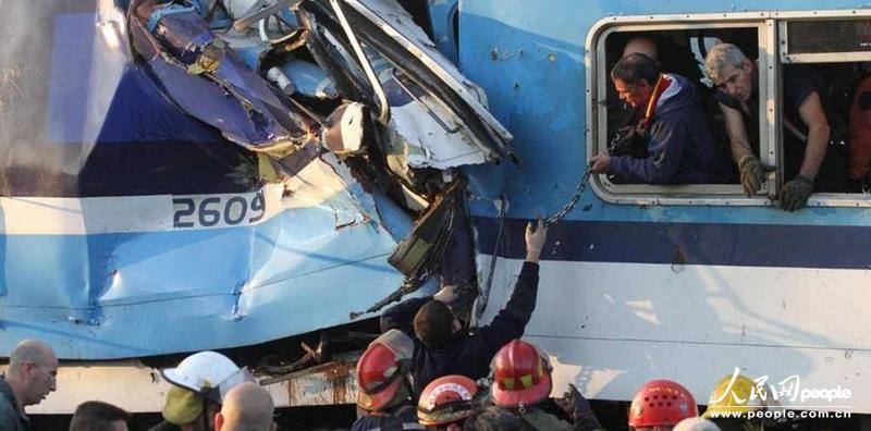 阿根廷城铁追尾至少3人亡90多人受伤
