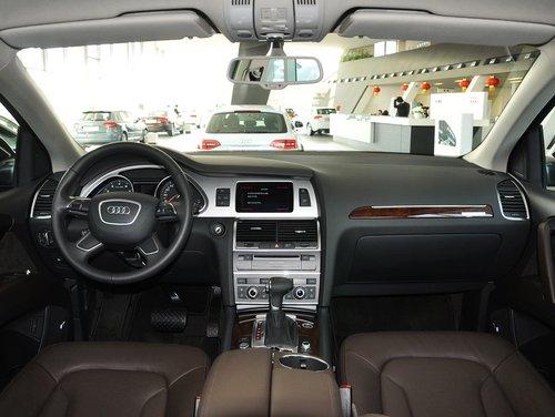 奥迪(进口) 奥迪Q7 3.0T AT 中控台整体