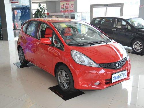 广汽本田 飞度 1.3L MT 车辆右侧45度角