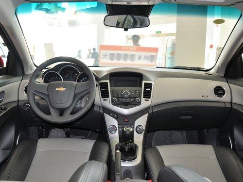 雪佛兰 科鲁兹 1.6L SE MT 中控台整体