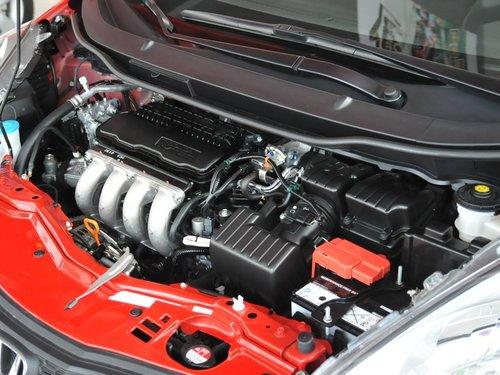 广汽本田 飞度 1.3L MT 发动机主体特写