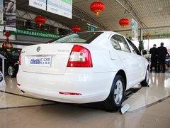 斯柯达 明锐 1.6L MT 车辆右侧尾部视角