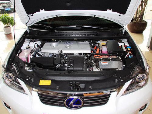 雷克萨斯 CT200h 1.8L CVT 发动机局部特写