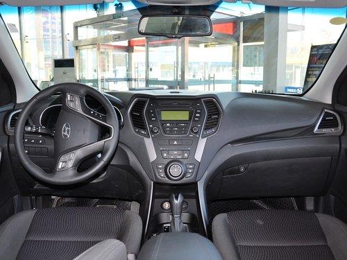 北京现代 全新胜达 2.4L AT 中控台整体