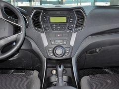 北京现代 全新胜达 2.4L AT 中控仪表台总特写