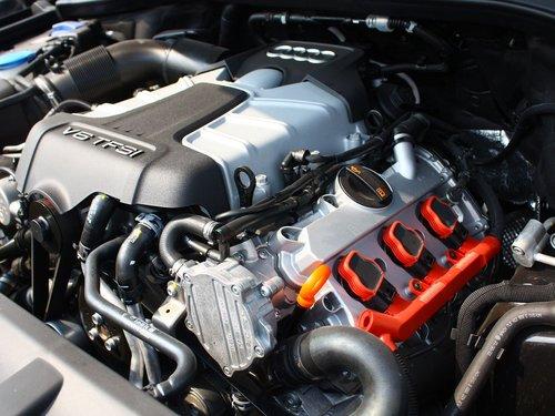 奥迪(进口) 3.0T 发动机主体特写