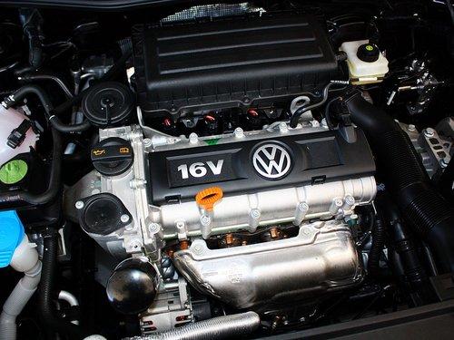 上海大众 朗逸 1.6L AT 发动机主体特写