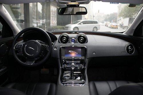 捷豹 捷豹XJ 3.0 AT 中控台整体