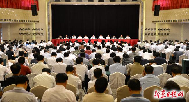 自治区召开视频会传达贯彻习近平总书记重要讲话精神:坚决打赢反恐维稳这场硬仗 张春贤主持会议并讲话