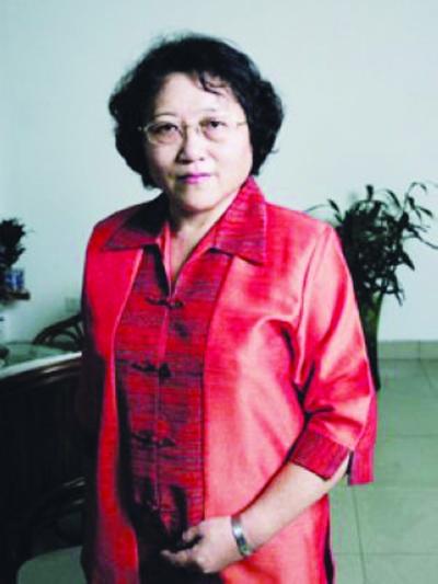 李银河自曝初恋经历一见钟情求爱失败欲割腕