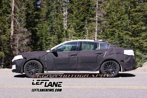 讴歌新TLX谍照首曝 雅阁平台/3.5升引擎