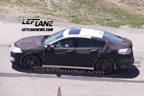 讴歌新TLX谍照首曝 雅阁平台/3.5升引擎